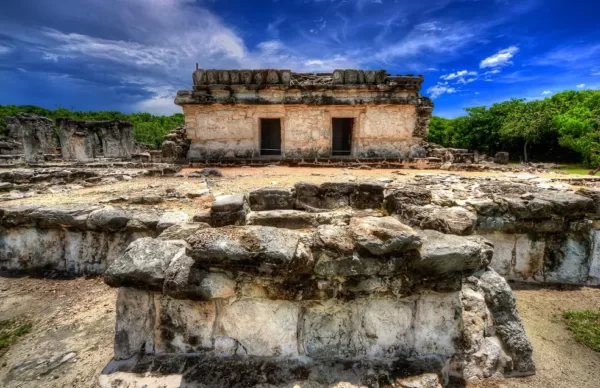 Durante el tour Cancun Mayan Discovery conocerás las zonas arqueológicas de Cancún