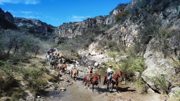 Excursión en Cabalgata de Medio Día por el Cañón Coyote en San Miguel de Allende